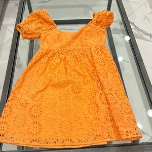 Lilly Pulitzer Size 8 dress
 Smoke/Pet free home 
MINT CONDITION